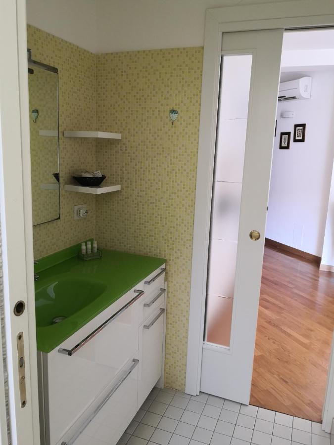 Grazioso Appartamento In Centro A Нумана Екстериор снимка